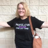 Gretchen in her new Manilow concert tour t-shirt